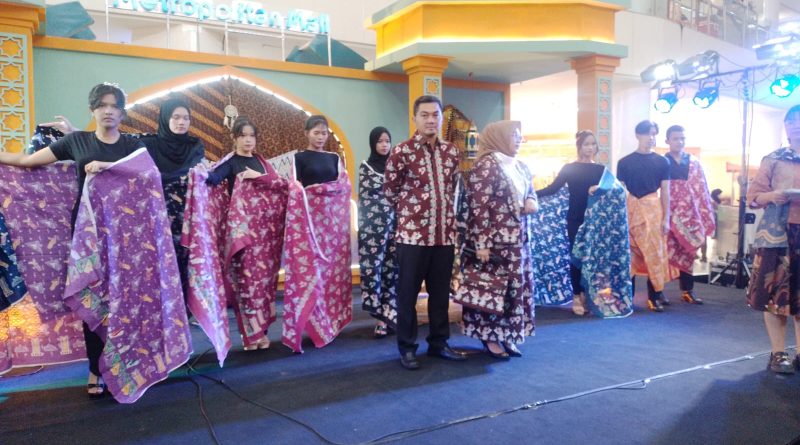 Kartini Spirit, MSP-Metland School Project Adakan Pagelaran Aneka Model Batik dan Batik Cantik Khas Bogor di Metropolitan Mall Cibubur