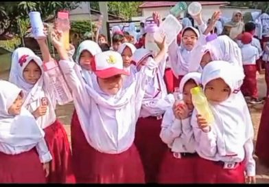 SDN Situsari 02 Ciptakan Gerakan Ramah Lingkungan, Siswa Bawa Perlengkapan Makan dari Rumah