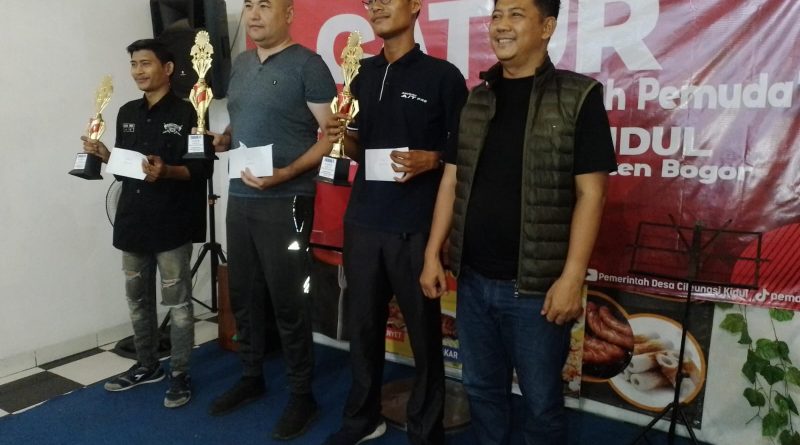 Turnamen Catur Kades Cup di Desa Cileungsi Kidul: Menyatukan Warga dalam Semangat Sumpah Pemuda