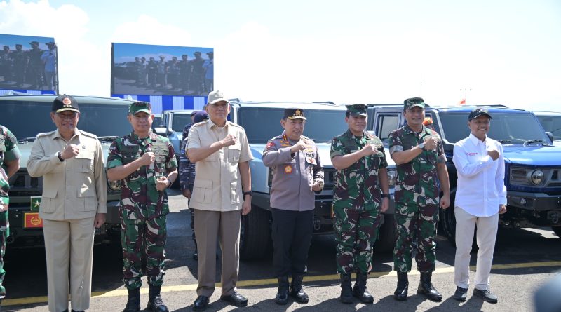 Perkuat Ketahanan Nasional, PT Pindad Serahkan 700 Unit Kendaraan Operasional Maung MV3