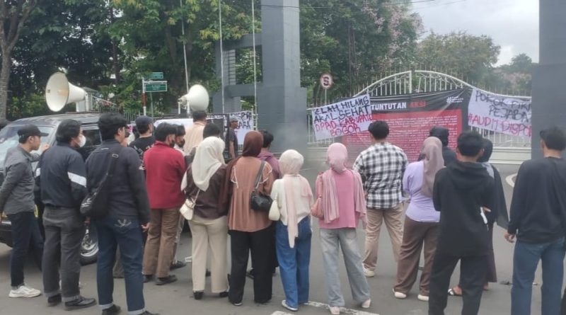 Dinilai Program Tidak Penting, Ratusan Aktivis Resolusi Mahasiswa Bogor Demo Tolak Pokir DPRD Kabupaten Bogor Pengadaan Videotron Rp 100 Miliar