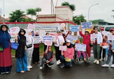 Penolakan Pembangunan Gedung FIF 7 Lantai Terus Bergulir, Warga Cluster Virginia Gelar Aksi Demo Kedua