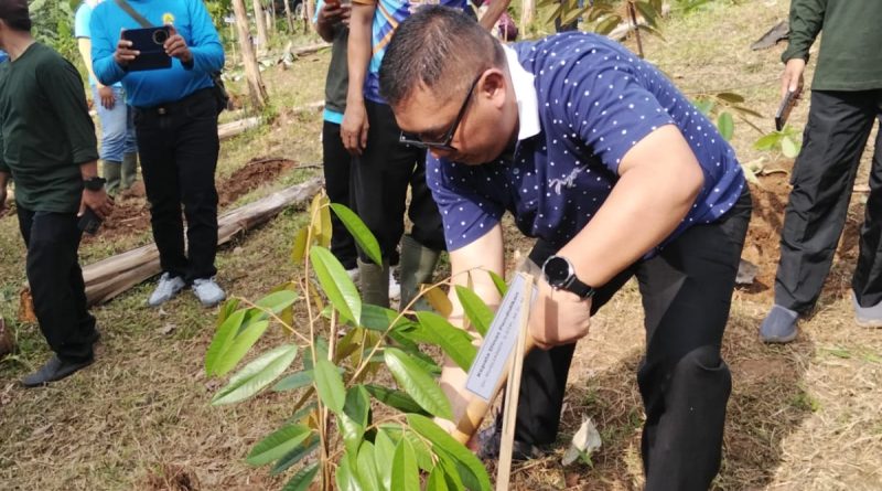 Jelang Hardiknas 2026 Dan Hari Jadi Bogor Disdik Kabupaten Bogor Ajak Tanam Pohon dan Santuni Anak Yatim