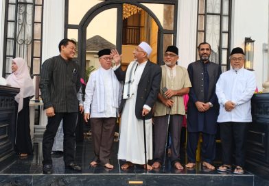 Gus Sholeh Gelar Pengajian Akbar, Pererat Silaturahmi dan Santuni Ratusan Jamaah di Kota Wisata Cibubur