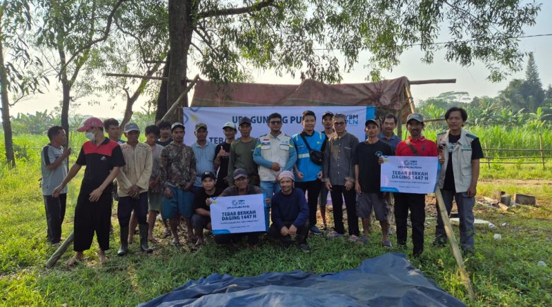 Sambut Idul Adha, YBM PLN UP3 Gunung Putri Tebar Berkah Daging Qurban Sapi Bagi Kaum Dhuafa di Desa Linggarmukti