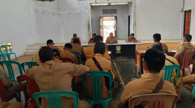 Rapat Minggon Desa Selawangi Bahas Soal Gapura Tri Tangtu di Buana Versi Mini Jelang HUT Kemerdekaan RI
