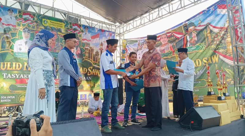 Momen Maulid dan Tasyakuran Kemerdekaan RI di Desa Cipenjo, Kades Yeni Ajak Jamaah Doakan dan Open Donasi Untuk Korban Gempa NTT