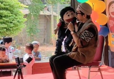 Peringatan Maulid Nabi di SDN Situsari 02 Cileungsi Penuh Hikmah, Hadirkan Pendongeng Kak Ivan dan Sabda