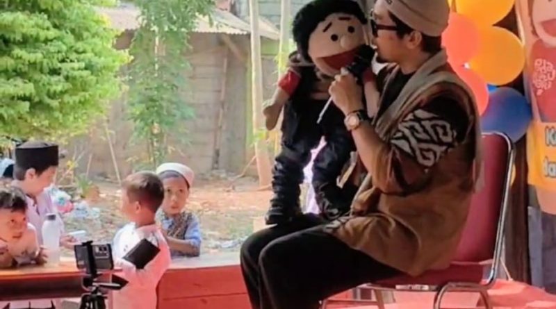 Peringatan Maulid Nabi di SDN Situsari 02 Cileungsi Penuh Hikmah, Hadirkan Pendongeng Kak Ivan dan Sabda