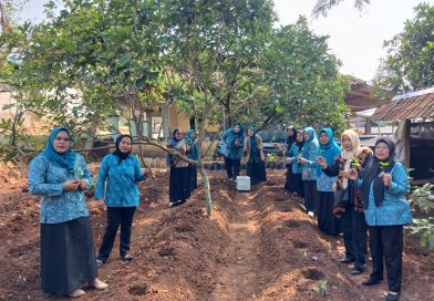 Wujudkan Ketahanan Pangan Keluarga, TP PKK Kecamatan Tanjungsari Gelar “GERTAM” (Gerakan Tanam Cabai Serentak)