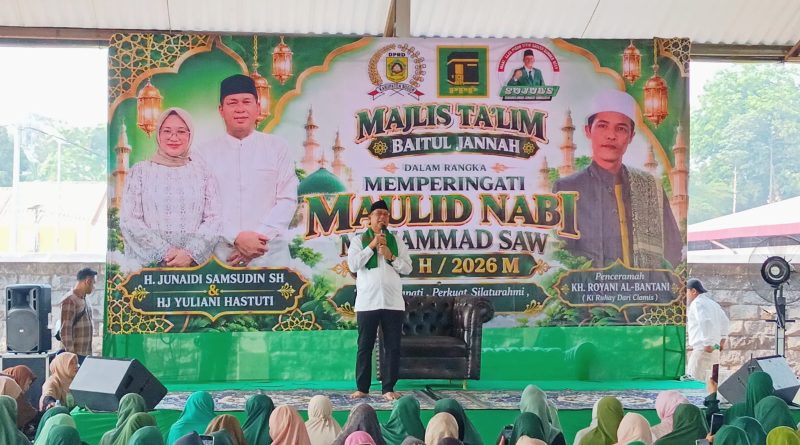 Bagikan Doorprize 3 Tiket Umroh, Ribuan Jama’ah Padati Kajian Rutin Bulanan dan Peringatan Maulid Nabi Muhammad Majlis Ta’lim Baitul Jannah Limusnunggal
